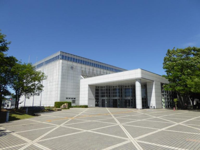 各務原市総合体育館 岐阜県各務原市那加太平町2丁目100